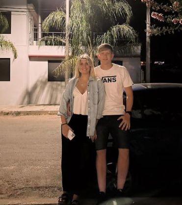 ¡Escándalo! Futbolista intentó ‘bajarle’ la novia a su propio compañero y el club lo despide