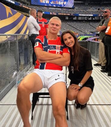 La novia de Haaland que lo conquistó con un mensaje: ¿por qué ocultan a su hijo?