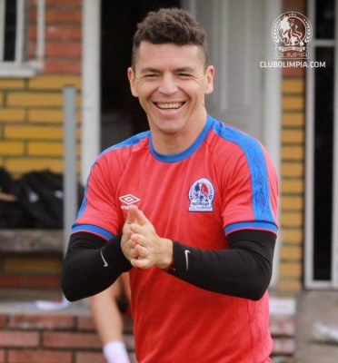 Con nuevo 'look' de Deiby Flores y estrictas medidas de bioseguridad: Las imágenes curiosas del inicio de pretemporada de Olimpia