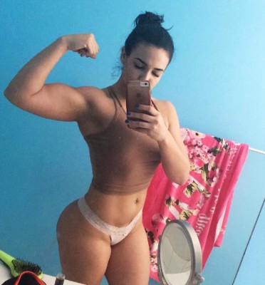 Natasha Encinosa, la explosiva modelo fitness que tiene de cabeza las redes