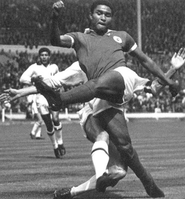 Fallece Eusebio, uno de los mejores futbolistas de la historia