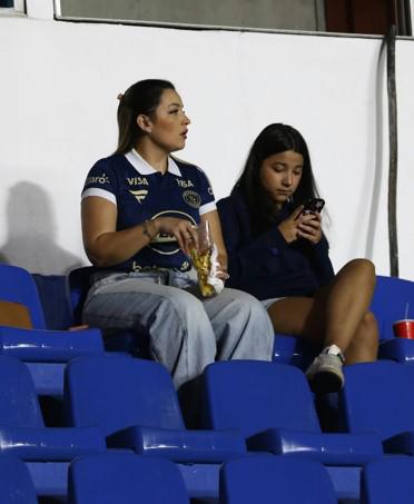 Ambientazo para el Motagua-Alajuelense y las muñecotas en el Estadio Nacional