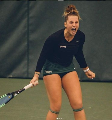 ¿De dónde salió? Klara Mrcela, la infartante tenista de la que todos hablan en Estados Unidos