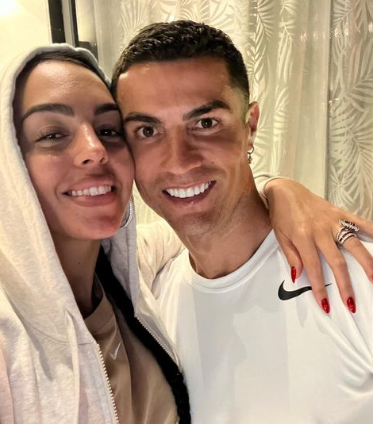 ¡Qué belleza! Georgina Rodríguez eclipsa en la alfombra roja de Arabia Saudita y el impactante precio de su collar de diamantes