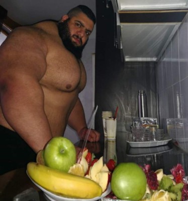 El Hulk iraní se prepara para su primer combate: ''Esta vez volví para vengarme de todos...''