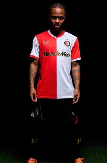 Sterling rompió con el Chelsea y 'obliga' a su nuevo club de entrenar en el extranjero: No es justo, es eludir la ley