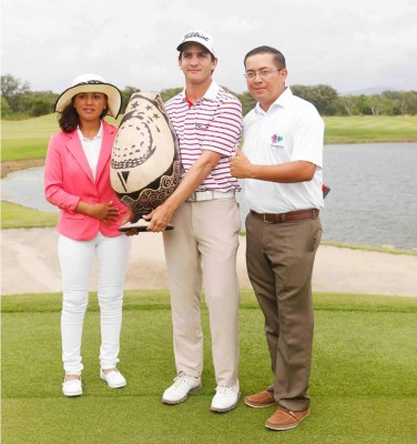 Felipe Velásquez, venezolano que se lleva el Honduras PGA Tour Latinoamérica de golf