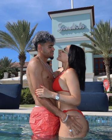 Las preciosas novias de los jugadores de Liverpool y Real Madrid: “Es mejor vivir con una doctora que con una modelo”