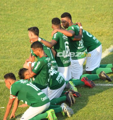 CURIOSAS: El cronómetro de Óscar Moncada y las indicaciones de Diego Vázquez desde afuera