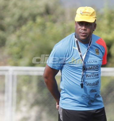 Real España: 19 procesos, 15 técnicos y apenas tres títulos en 10 años