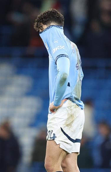 ¿Qué le pasó en la cara de Pep? La crisis en el City, el PSG se hunde más y Lewandowski hace historia en la Champions