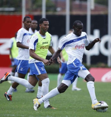 Los futbolistas a los que Luis Suárez llamó en Honduras y que luego 'desaparecieron' del fútbol