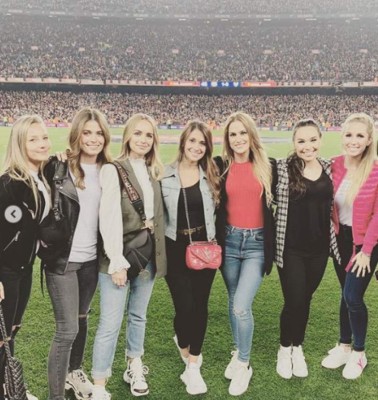 Fiesta, cariño y muchas fotografías: Así celebraron las parejas de los jugadores del Barcelona el título Liga &nbsp;&nbsp;