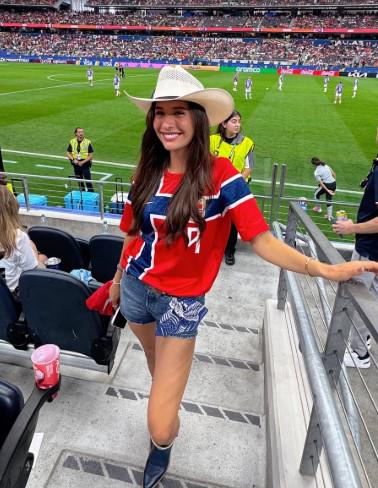 La novia de Haaland que lo conquistó con un mensaje: ¿por qué ocultan a su hijo?