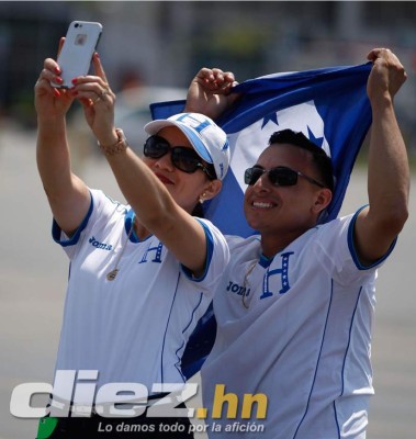 Los aficionados hondureños en el Gillette Stadium de Boston