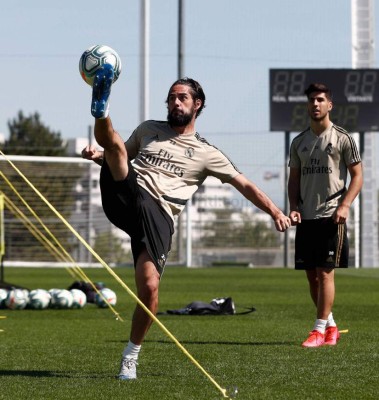 Visita inesperada, chilenas de Ramos y Marcelo: Así fue el entrenamiento del Real Madrid &nbsp;&nbsp;