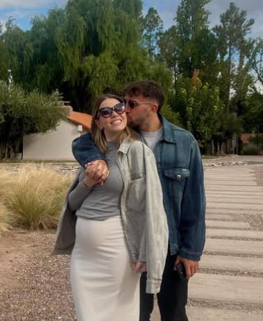 La historia de amor de Agustín Auzmendi con Cecilia García: así lo flechó la hondureña y hoy recibieron el mejor regalo de sus vidas