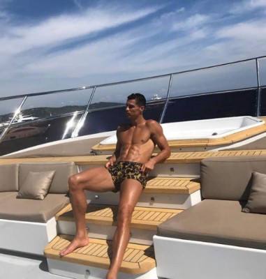 Lujos, el carro más rápido y animales exóticos: Así es la nueva vida de Cristiano Ronaldo en Italia