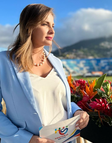 ¡Levantan suspiros! Presentadoras hondureñas derrochan talento y belleza en los 202 años de Independencia