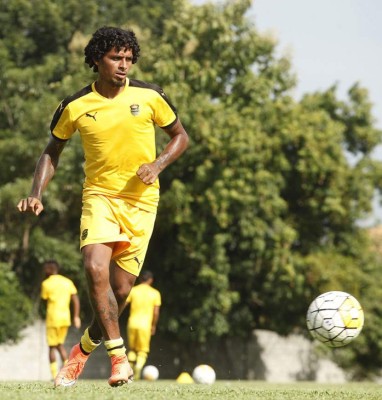 MERCADO: Real España anuncia baja y tres hondureños irían a México