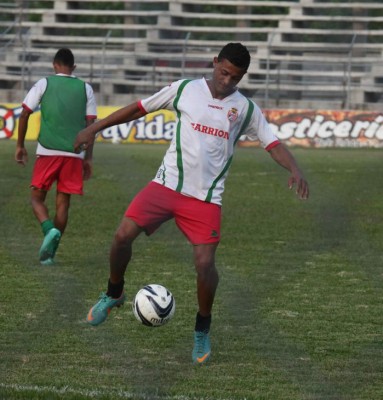 RUMORES Y FICHAJES: Motagua perdería a Andino y Olimpia ya mueve sus piezas