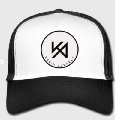 ¡Gorras, camisetas y más! Los futbolistas hondureños que han hecho de su nombre una marca