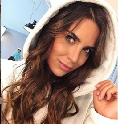 'Tu abuela', sexy novia de jugador del Real Madrid tiene dura discusión con un seguidor por llamarla vieja&nbsp;&nbsp;