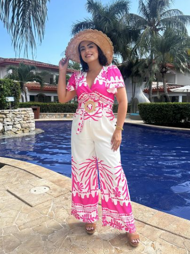 Presentadoras hondureñas enamoran durante el verano 2024; Roatán, el destino favorito