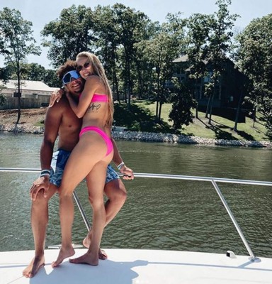 La futbolista Brittany Matthews, ardiente en sus vacaciones con el MVP del Super Bowl 2020