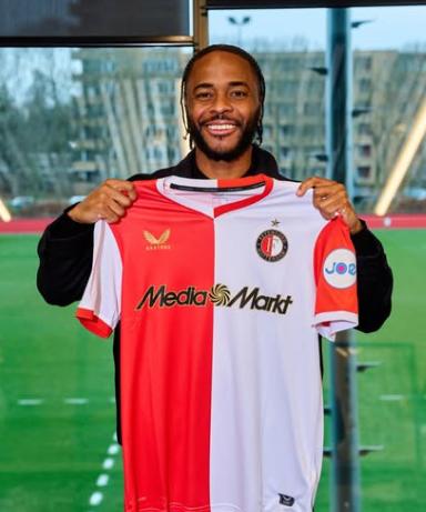 Sterling rompió con el Chelsea y 'obliga' a su nuevo club de entrenar en el extranjero: No es justo, es eludir la ley