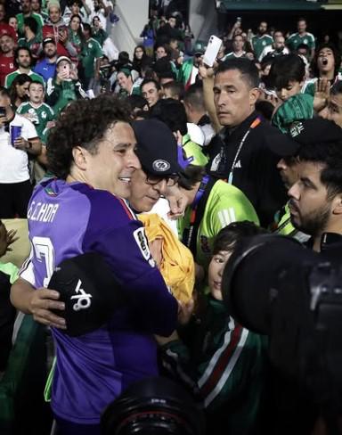El último baile de Ochoa con México, la fiesta y ácida reacción de Faitelson