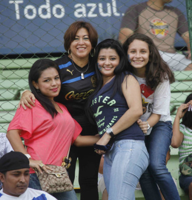 La fiel afición que llegó a los estadios.