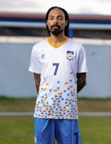 ¡Esto solo se ve en Concacaf! Aedan Scipio, el futbolista con el look más extraño del mundo: su pelo largo se volvió viral