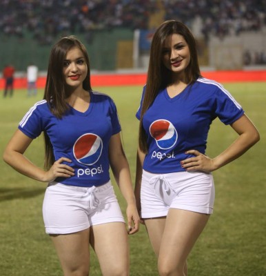 FOTOS: Las hermosas chicas que se robaron las miradas en las semifinales