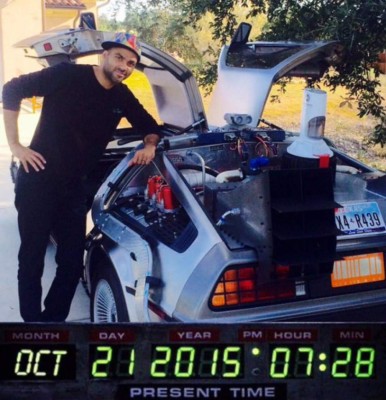 Equipos en todo el mundo se unen al día de 'Back to the Future'