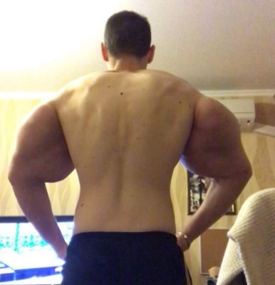 Así es el ''Popeye'' ruso, el luchador que fue humillado durante su debut en la MMA