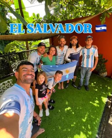 Pedaleó por 11 países para llegar al Mundial y no pudo entrar a USA: el duro motivo