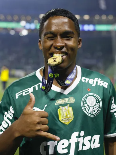 Real Madrid pagó 60 millones por su fichaje, sigue sin marcar un gol en este 2023 y lo manda a terapia