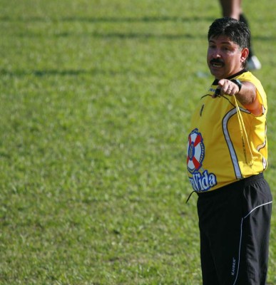 De fracaso en fracaso: 15 técnicos en Real España solo han dejado cuatro títulos en 14 años