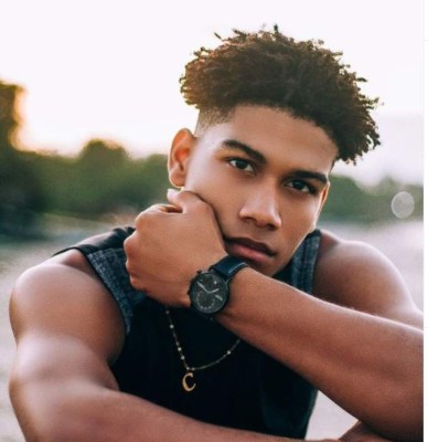 Modelo y cautivador en Instagram: la otra faceta de Carlos Palacios Jr, el hijo de 'Calolo' y jugador del Victoria