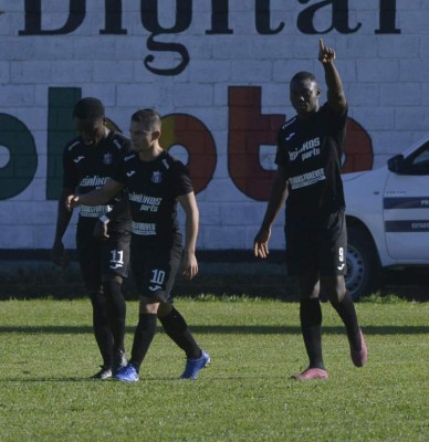 Vargas anuncia bajas en Marathón; Castellón con oferta de Costa Rica y llega extranjero a Real España