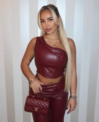 Tuvo una cita secreta y lo descubrieron: la espectacular rubia que conquistó a una estrella mundial