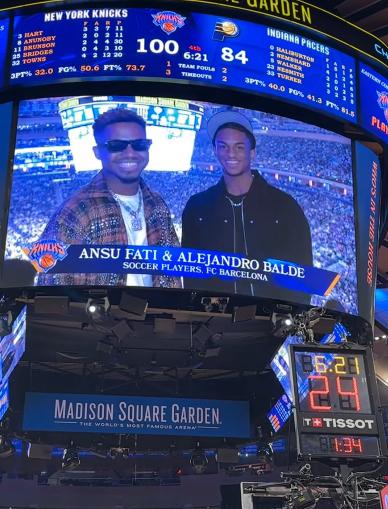 Bonitas vacaciones: futbolistas del Barcelona fueron captados a bordo de un yate lleno de mujeres