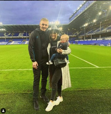 Con jeans rotos y gorra: La informalidad del portero de la selección de Inglaterra en su boda