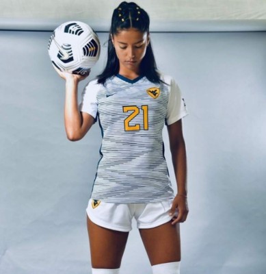 ¿Quién es Stefany Ferrer, la sexy futbolista que fichará Tigres Femenil y que será su primera extranjera?