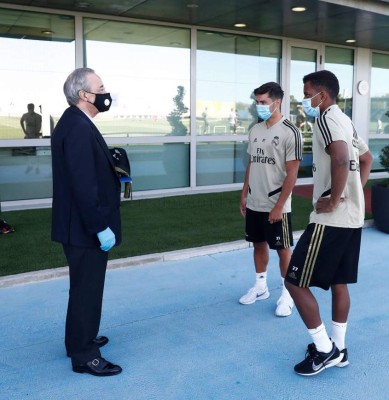 Visita inesperada, chilenas de Ramos y Marcelo: Así fue el entrenamiento del Real Madrid &nbsp;&nbsp;