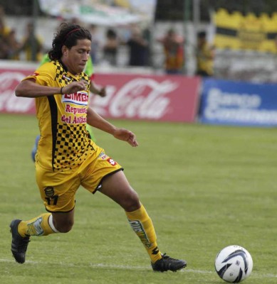 ¿Qué pasa en Real España? Llegaron como figuras y bajaron su rendimiento inexplicablemente