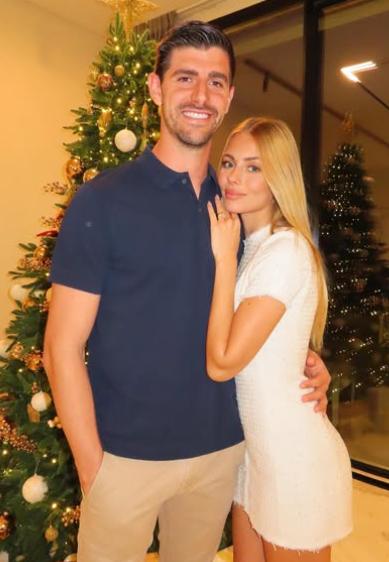 Futbolistas del Real Madrid festejan la Navidad con sus espectaculares novias y el mensaje de Florentino Pérez