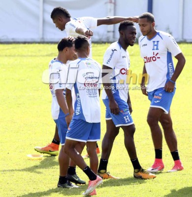 FOTOS: Carlo Costly irradia optimismo en su primer entreno con Honduras