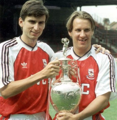 El crudo momento que vivió leyenda del Arsenal: se quiso matar y lucha para seguir sobrio